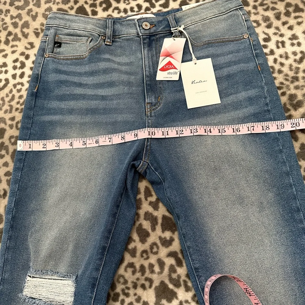 KanCan High Waisted Denim Jeans in Medium Stone Wash Size 30 Women’s